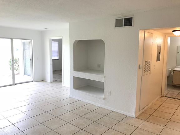 5th image of 14037 Fairway Island Dr APT 214