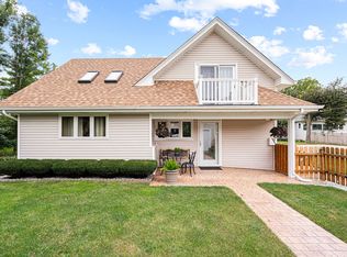 3900 Custer Ave, Brookfield, IL 60513