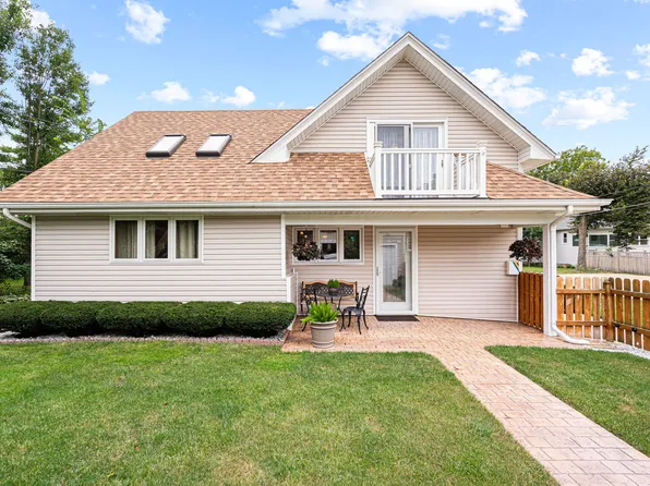3900 Custer Ave, Brookfield, IL 60513