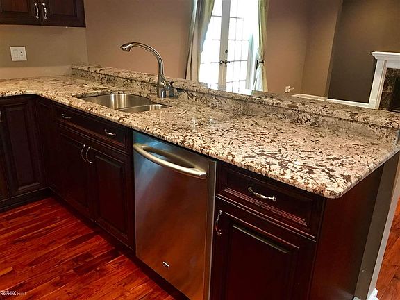 5th image of 38145 Lincolndale Dr
