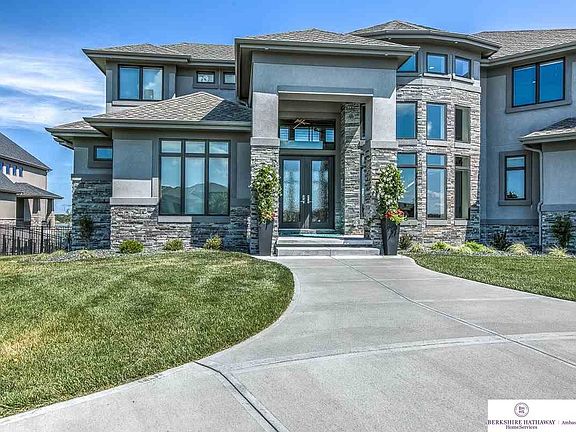 4th image of 24320 Leavenworth Cir