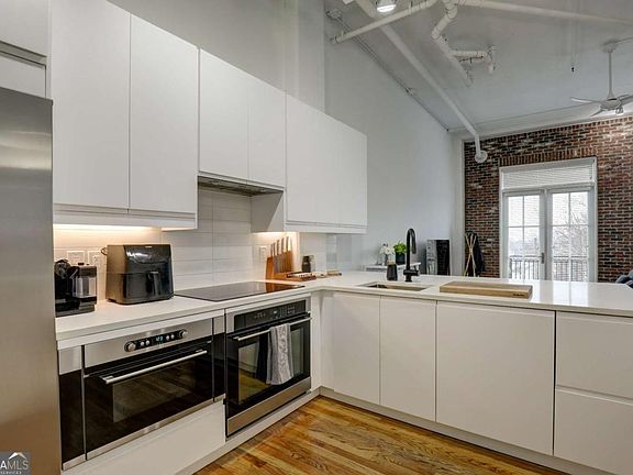4th image of 3235 Roswell Rd NE Unit 703