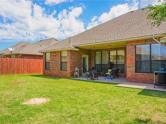 4th image of 12405 Gaylon Cir