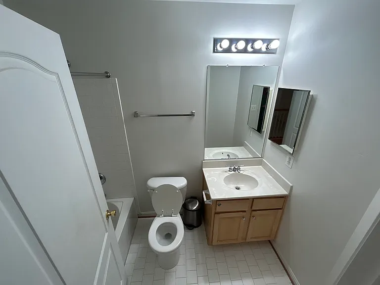 7020 Pyle Ct #7020 — Photo 6