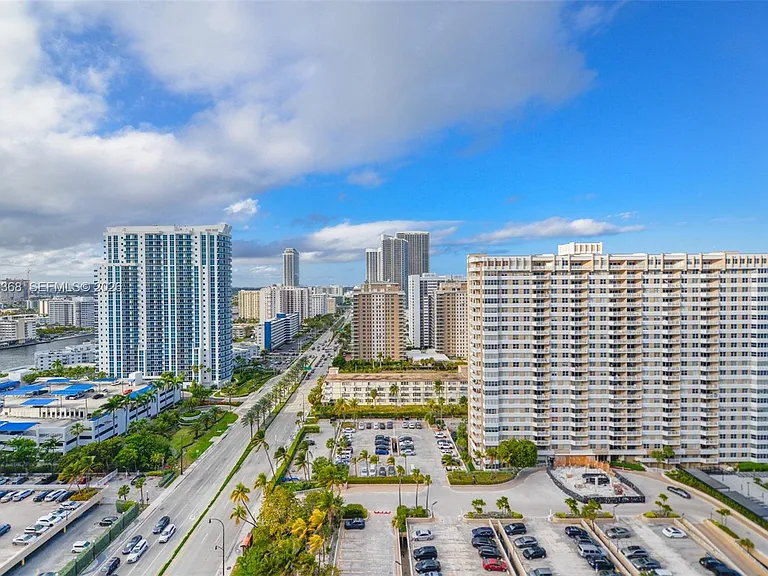 1980 S Ocean Dr #21M — Photo 1