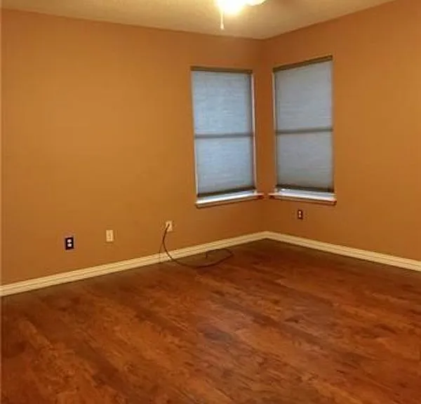 6916 Marigold Ct — Photo 4
