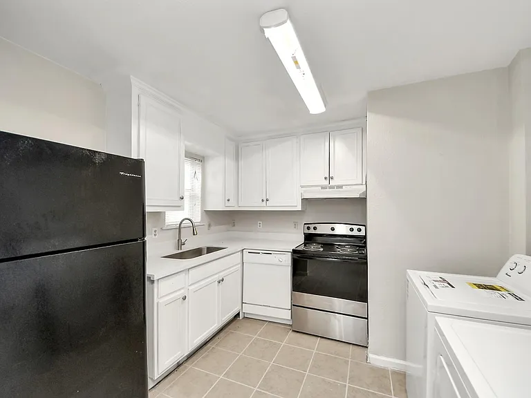 3910 Hoffman St #3 — Photo 14