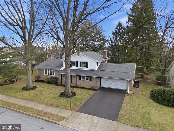 2nd image of 325 Balmer Rd