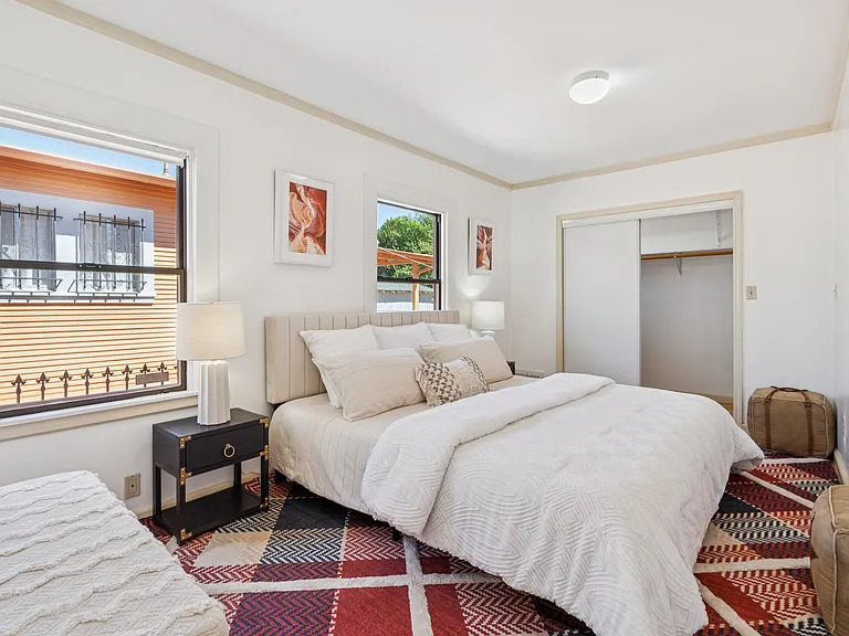 2328 Bartlett St — Photo 10