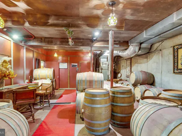 4374 Swartz Rd, Maurertown, VA 22644