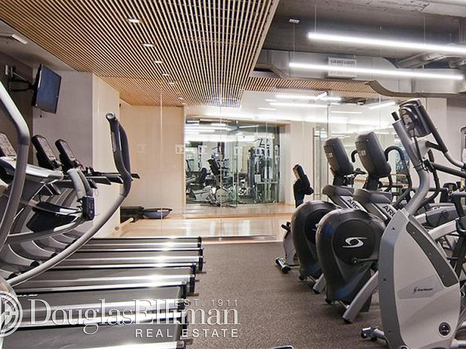 2nd image of 45 Wall St APT 315