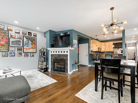 3rd image of 3848 W Wrightwood Ave #2