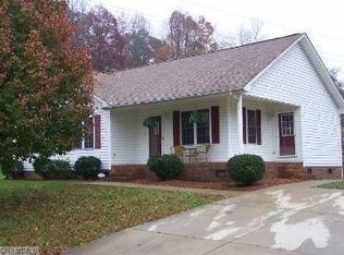 202 Woodlea Hollow Ln, Greensboro, NC 27406