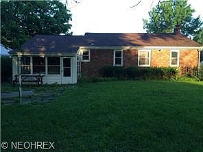 3rd image of 3440 N Wendover Cir