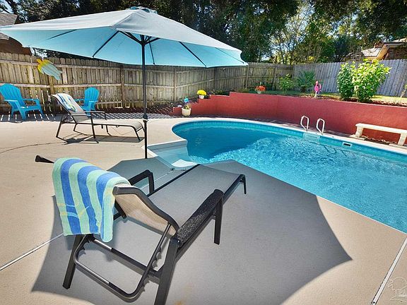 3rd image of 9841 Hollowbrook Dr