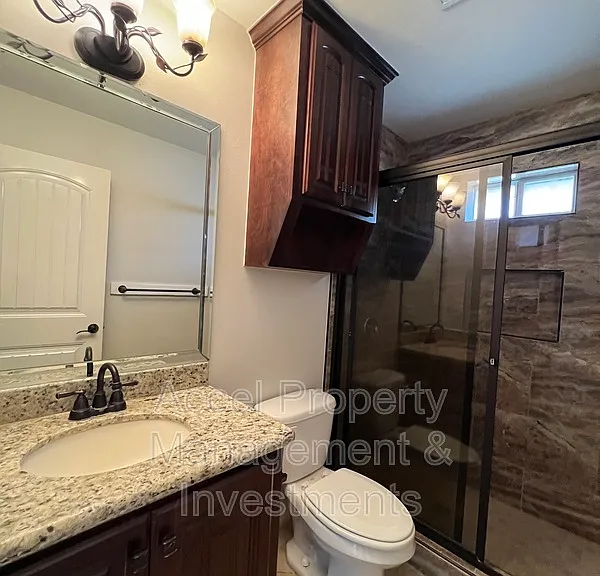 2301 N 46th St — Photo 18