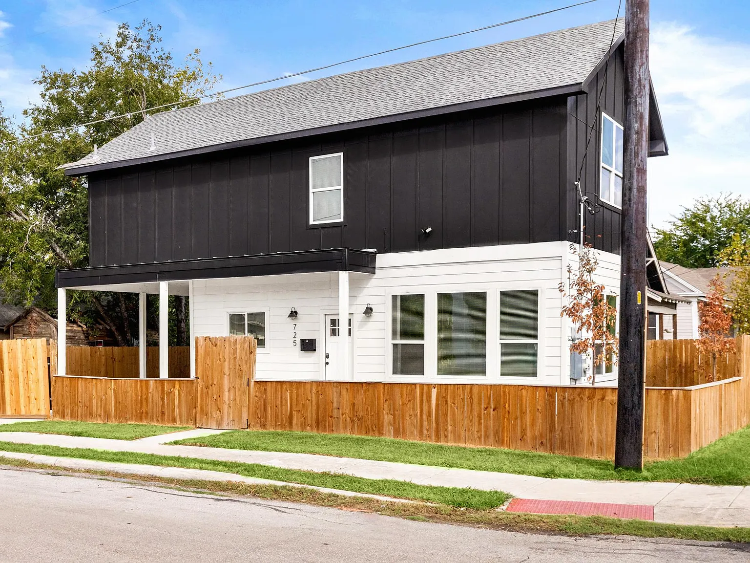 725 Virginia Blvd — Photo 1