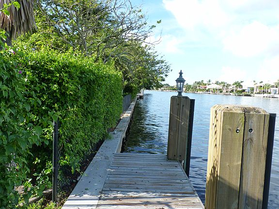 4th image of 1099 Spanish River Rd
