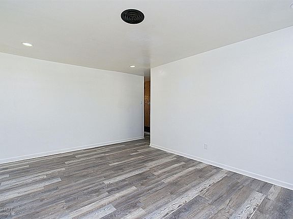 4th image of 3136 Ambler Ave