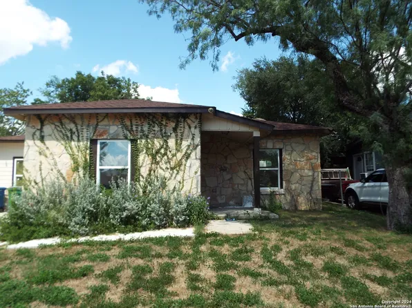 911 W Wildwood Dr., San Antonio, TX 78201