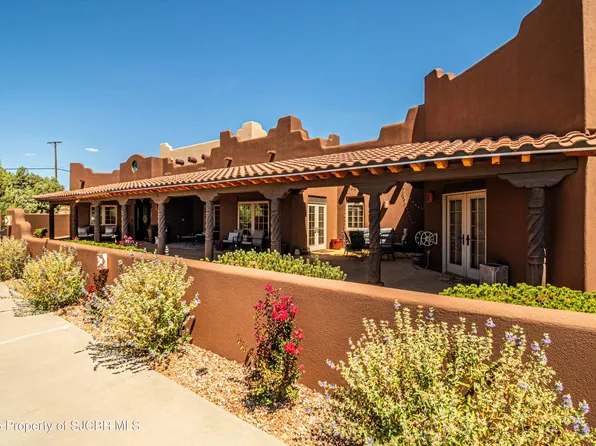 5600 Cheva Ct, Farmington, NM 87402