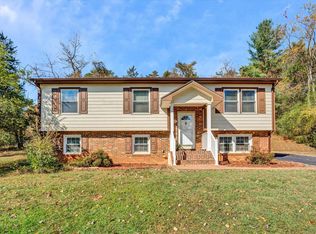 3972 Lark Cir, Roanoke, VA 24018