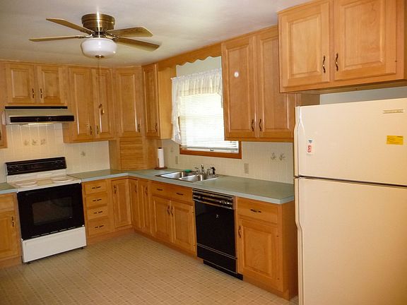 2nd image of 668 Meadow Dr