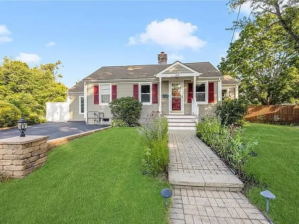214 Madison St, Warwick, RI 02888