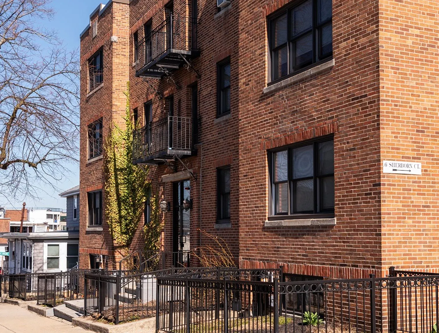 4-7 Sherborn Court 463-475 Broadway — Photo 3