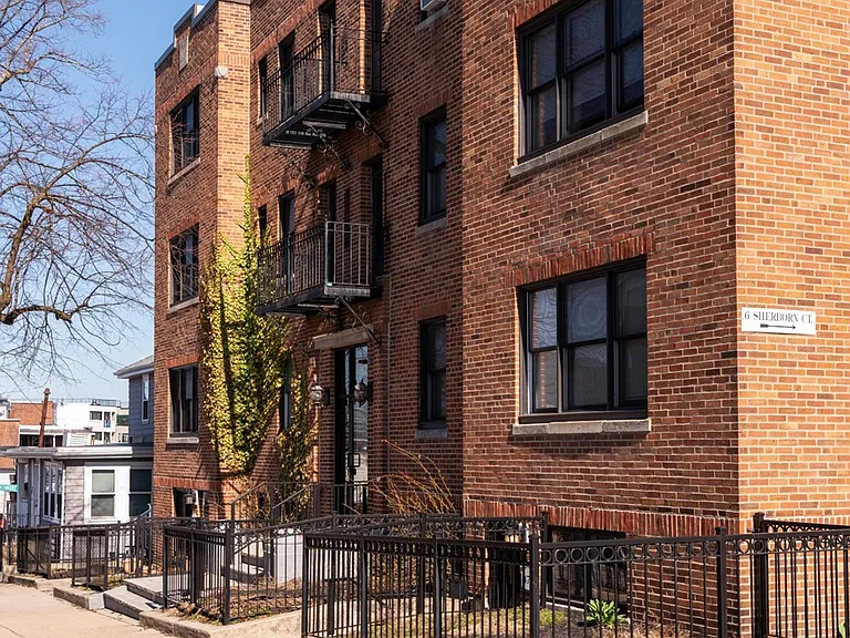 4-7 Sherborn Court 463-475 Broadway — Photo 3