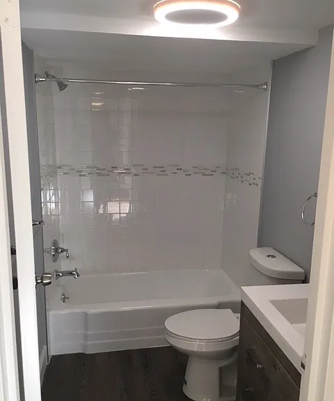 Pembroke Apartments — Photo 26