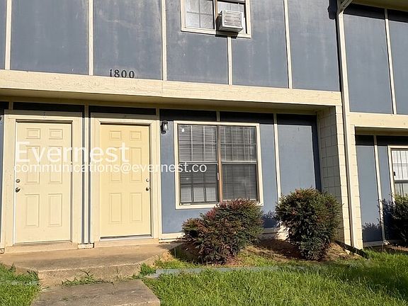 3rd image of 1800 Labette Manor Dr #5