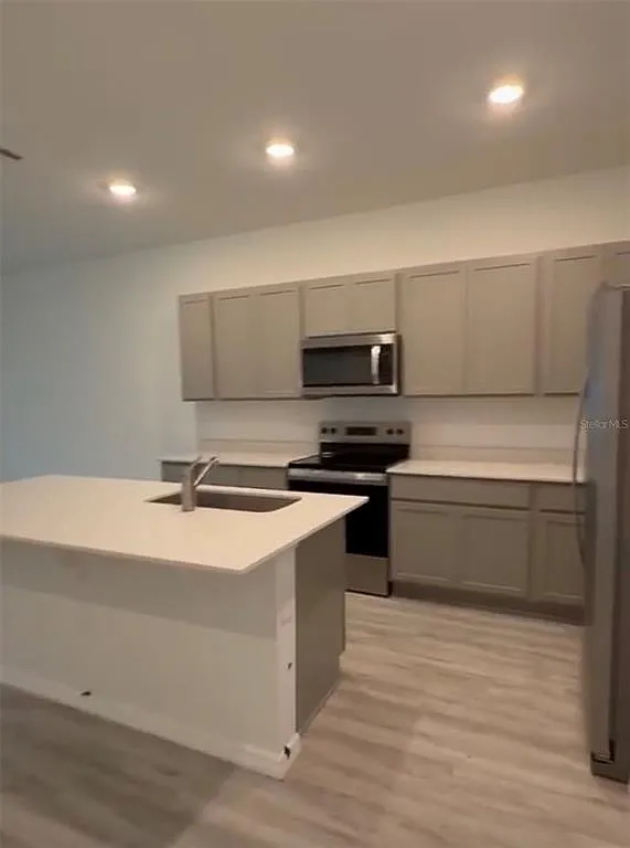 3 bed, 2.5 bath, 1673 sqft, $1,950 — Photo 2