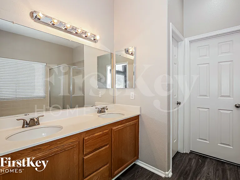 9947 Pioneer Ave — Photo 12