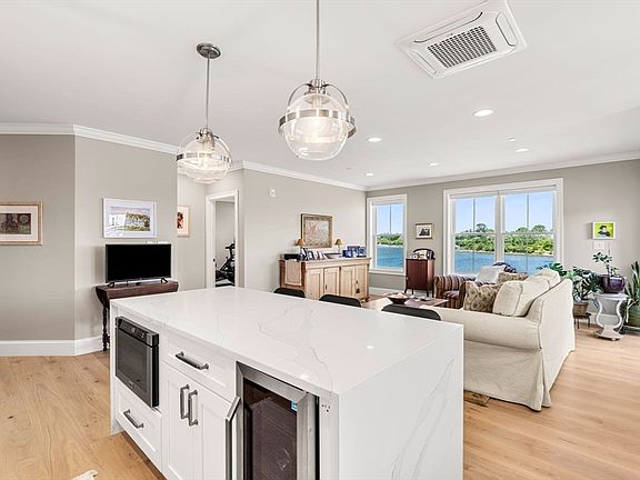 5th image of 16 Franklin St #2302