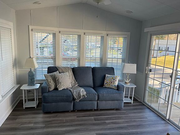 Comfortable and roomy den!