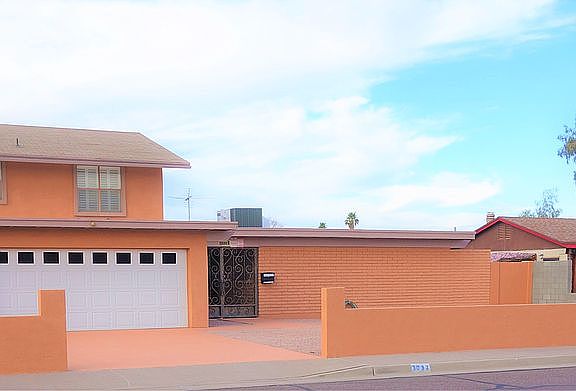 2nd image of 3032 E Larkspur Dr