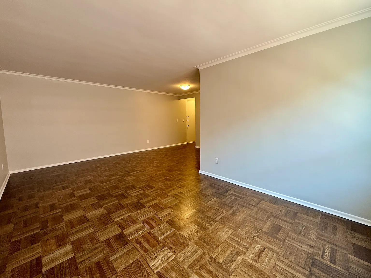 2 bed, 750 sqft, $2,190 — Photo 3