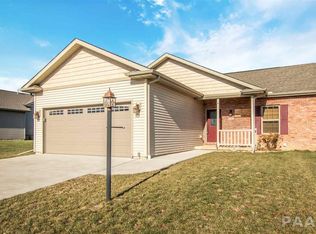1303 Kingsbury Rd, Washington, IL 61571
