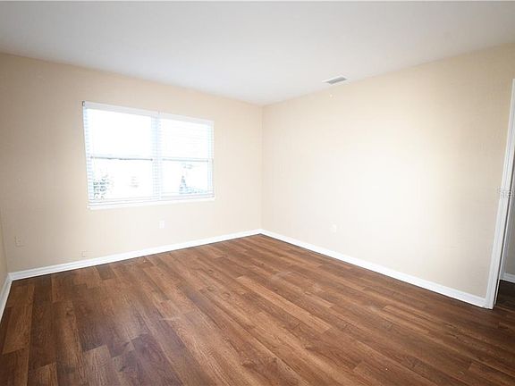 4th image of 2338 Melrose Ave S