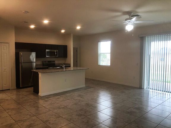 3rd image of 2743 NE 6th Pl