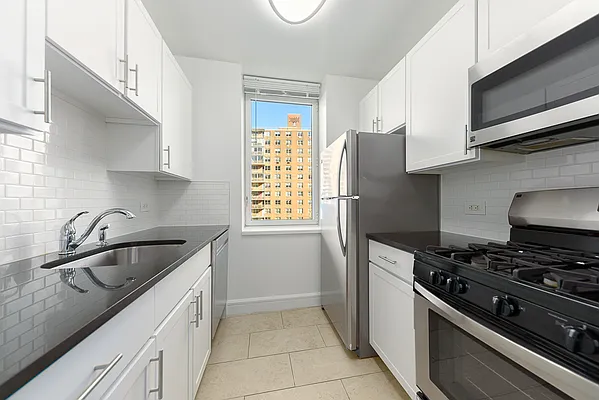 Rented by A&E Real Estate Management | media 16