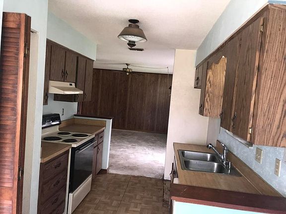 5th image of 634 10th St