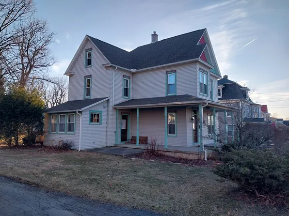 192 S Main St, Pleasant Gap, PA 16823