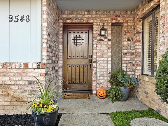 4th image of 9548 Fairhaven Dr