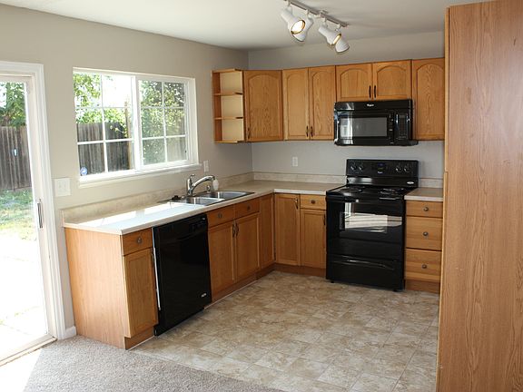 2nd image of 373 Oceana Dr