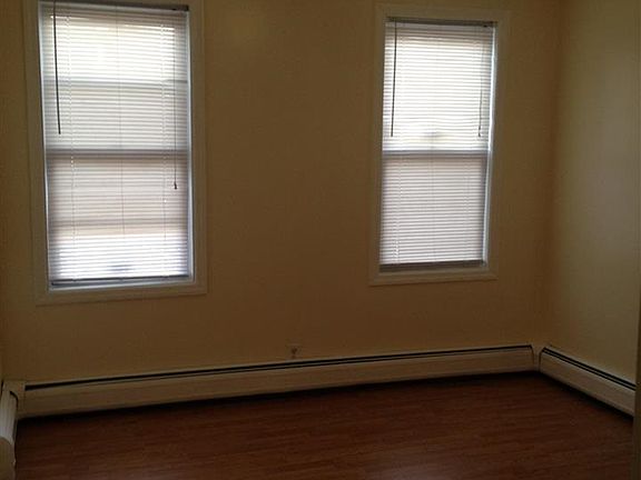 4th image of 384 Union St
