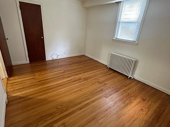 4th image of 44 Sumner Ave APT 1