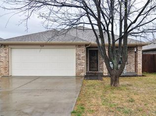 504 W Copenhavr St, Pilot Point, TX 76258