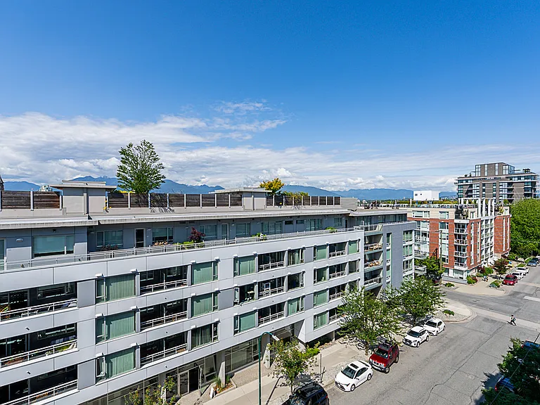 250 E 6th Ave #706 — Photo 16